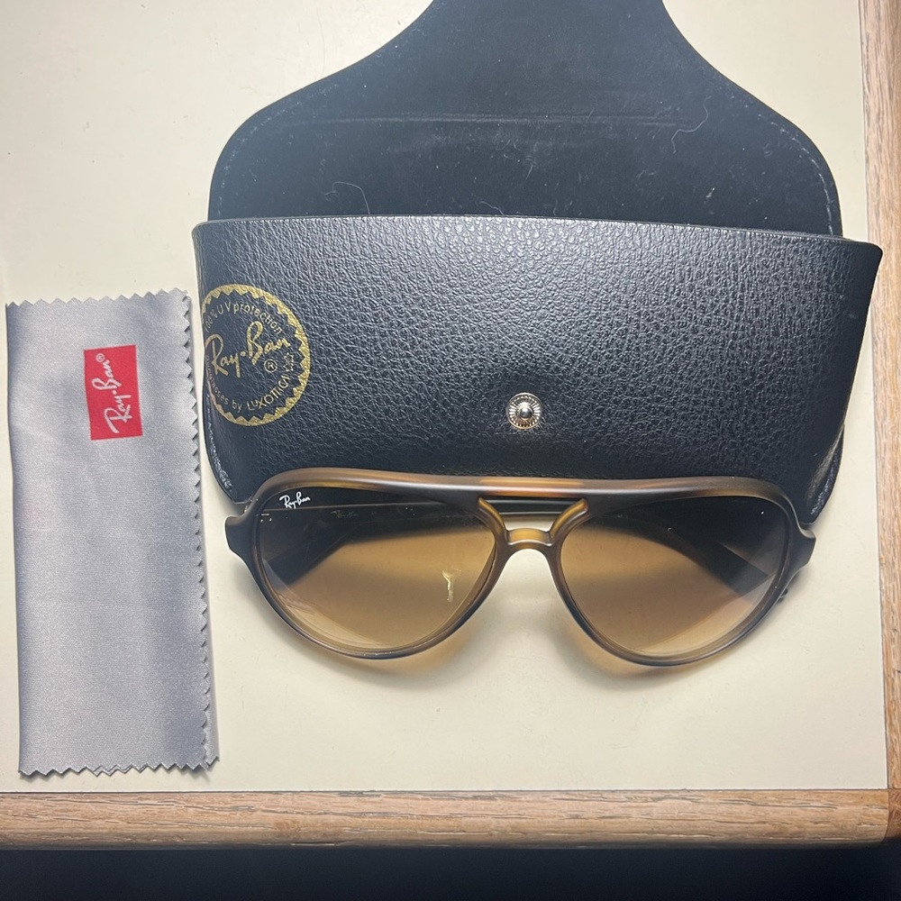 Ray-Bans basically new!!